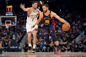 掉到第5？霍里：勇士和太阳肯定想赢 因此湖人的排名将继续下滑