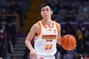 打得还可以！庞峥麟14中6拿下18分5助攻 下半场带队追分