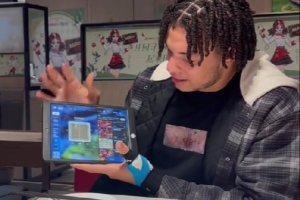 入乡随俗！洛夫顿吃海底捞：你们喜欢吃什么？