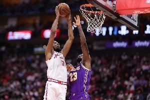 传导球成为进攻新武器 韧性惊人的火箭有望力压湖人获得主场优势