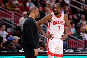 状态来的很及时！火箭八连胜期间 场均净胜对手15.6分