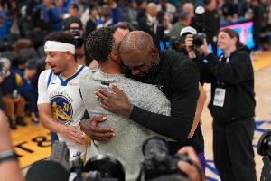 詹姆斯：我和库里的交情延续18年 我们之间充满尊重