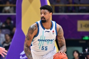 记者:青岛这两场和辽粤打了3个加时 打到最后绝大多数球员没劲了