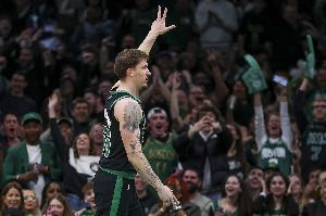 沦为空砍！谢尔曼替补8中7&6记三分轰生涯新高20分外加4篮板