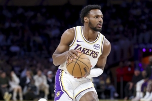 夸梅：若布朗尼是垃圾球员那老詹的衣钵传承就无从谈起 放过他吧