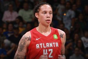 35岁女魔兽~记者:前状元格里娜将和康涅狄格太阳签下百万合同