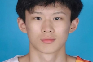 国青核心被质疑改名改年龄？解说：屡禁不止 去年有教练跟我说过