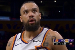 太想赢得尊重了!狄龙扑防拉拉维亚再犯规 仅半节个人3次犯规