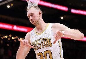 豪泽:我们逐渐认清了自己是谁 努力成为更拼更聪明的球队