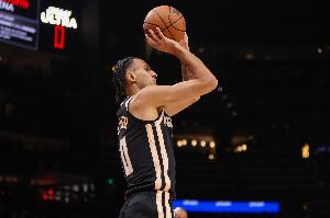 垃圾时间都打不明白！里萨谢7中1仅拿4分4板1助1断1帽