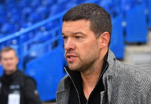 巴拉克：卡尔是典型的肌肉拉伤，大概预计将伤缺三周时间