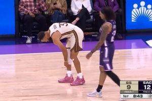 虚惊一场!库里有点崴脚 好在是调整后能继续打