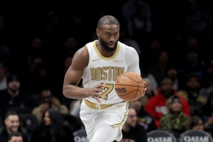 稍微出出汗！杰伦·布朗13中8&三分3中2砍23分 罚球7中5&有7失误