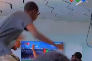 巴拉·恩迪亚耶上演拜仁一线队首秀,球员青训学院疯狂庆祝