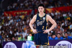 打成边缘人物!胡明轩替补18分钟1中0仅拿2分1板3助