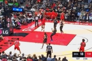 一骑绝尘！英格拉姆后场一条龙直接冲筐暴扣得分