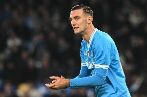 记者：森林不会触发买断选项，洛伦佐·卢卡赛季结束将回那不勒斯