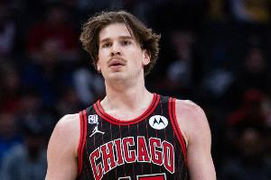 难阻失利！奥尔布里奇7投4中&罚球2中2 得10分15板10助2断