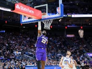 生涯第23季的詹姆斯场均20.9分6.1板7.2助1.2断 投篮命中率51.5%