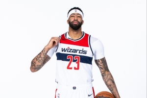 下赛季怎么样？浓眉常规赛场均20.4分11.1板 吹羊场均17.9分8助