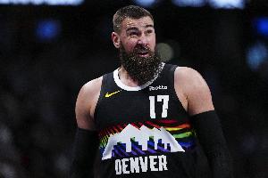 季后赛看你的！瓦兰丘纳斯替补19分钟 16中8砍下16分11板4助