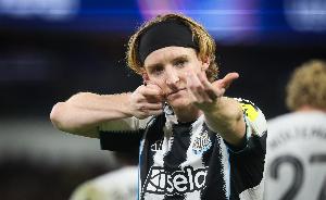 给他玩明白了？拜仁开始运作今夏签戈登！复刻两年前奥利塞交易？