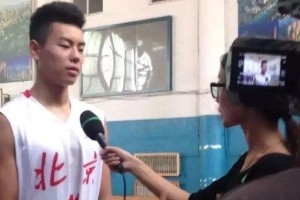 只是回忆过去!李添荣晒照回忆青年时期在北京打球&看球回忆!