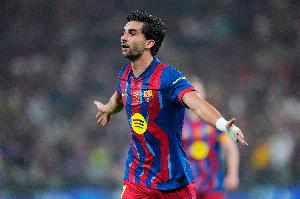 TA:弗里克赛季初曾决定莱万和费兰平分出场时间,让后者逐步接班