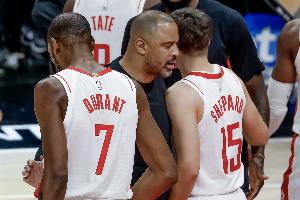 斯通:我们很多球员打法独一无二 小贾巴里本赛季多方面进步巨大