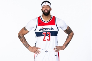 吹杨：从没搭档过像浓眉这样天赋异禀的球员 他会解放所有人进攻