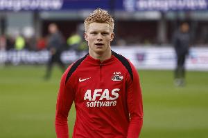 世体:斯米特被视作同代最顶尖新星之一,引巴萨、皇马等豪门关注