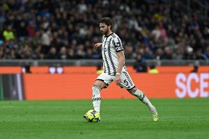 罗马诺：尤文正在与洛卡特利进行深入谈判，以达成新的续约协议