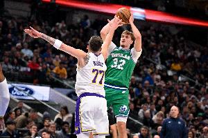 新旧达拉斯宠儿!弗拉格&东契奇菜鸟赛季数据接近 后者拿最佳新秀