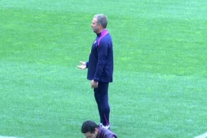 西媒:弗里克对马竞球场草皮质量不满意,与欧足联官员沟通