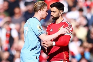 B费在英超已2次单赛季参与进球25+，同期中前卫仅德布劳内做到1次