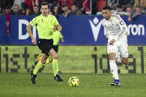 队报：姆巴佩带伤备战拜仁，将缠上绷带出场