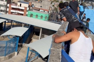 马卡报:洪都拉斯国家德比场外球迷乱战,造成四人受伤