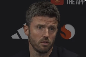 卡里克:红牌判罚太过离谱,对手首个进球本应因犯规被取消