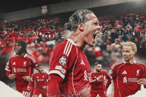 利物浦对阵巴黎次回合海报:范戴克、萨拉赫、埃基蒂克出镜