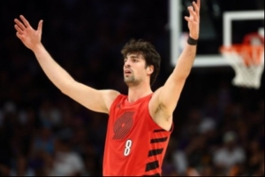 开拓者浇灭太阳:阿弗迪亚气死狄龙