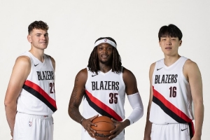 解说:除非垃圾时间 否则杨瀚森在附加赛和季后赛没一点出场机会