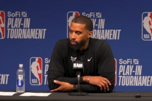 【完整版】黄蜂主帅:我太骄傲了 没人看好我们 偏偏我们最争气