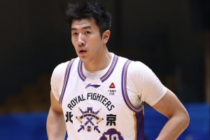 媒体人:金鑫这两场属实是以德报怨了 邹雨宸在攻防两端打得很好