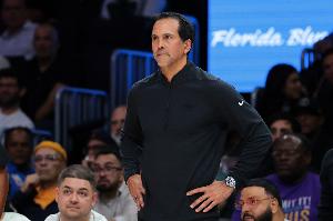 斯波：我们全队都认为自己本该赢下比赛 但我们只能接受这个结果