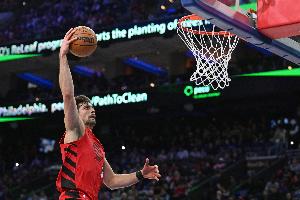 无敌了!阿夫迪亚杀穿太阳内线 全场22中15爆砍41+7+12 正负值+13