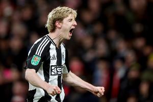 记者:纽卡对戈登离队持开放态度,球员方面将和拜仁管理层谈判