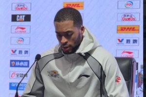 25分15板!莱迪:只是做本职工作 优异表现归功于队友支持 