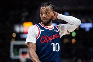 防守成致命短板！加兰15中8拿到21+5+8 连续被点名最终6犯离场