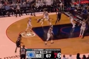 纵享丝滑！保罗·乔治持球单打 背转身漂移后仰中投射停魔术