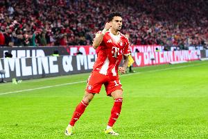 迪亚斯谈卡马文加第二黄:我认为判罚正确,我们当时想快开任意球